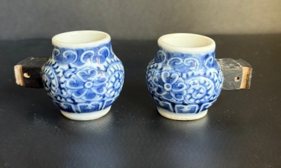 blue white porcelain bird feeders China 1770/1820
